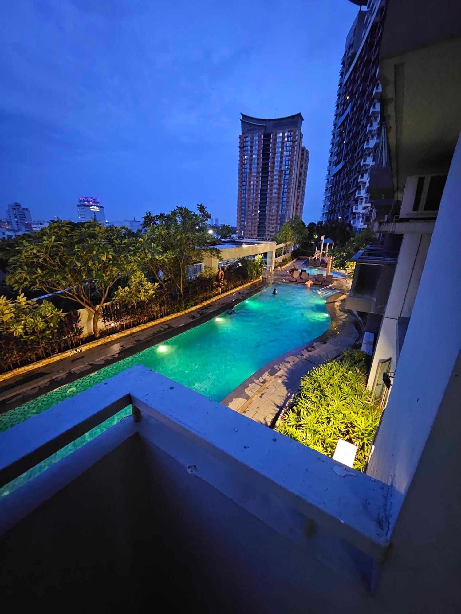 Cubao Manhattan Heights Unit 5A Tower C Ciudad Quezon Exterior foto