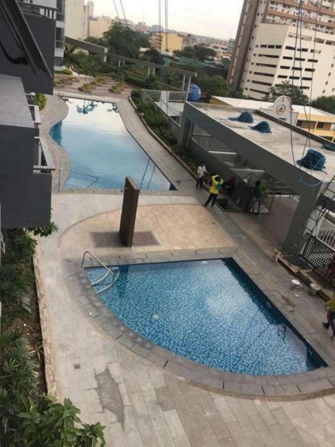 Cubao Manhattan Heights Unit 5A Tower C Ciudad Quezon Exterior foto