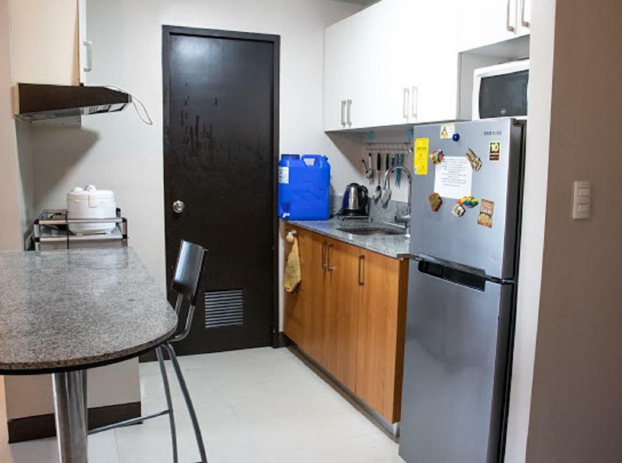 Cubao Manhattan Heights Unit 5A Tower C Ciudad Quezon Exterior foto