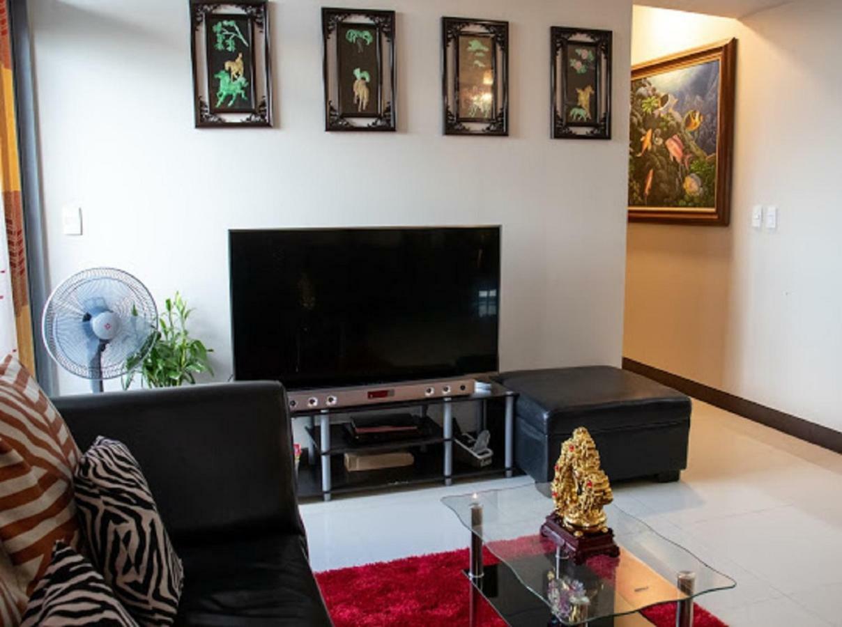 Cubao Manhattan Heights Unit 5A Tower C Ciudad Quezon Exterior foto