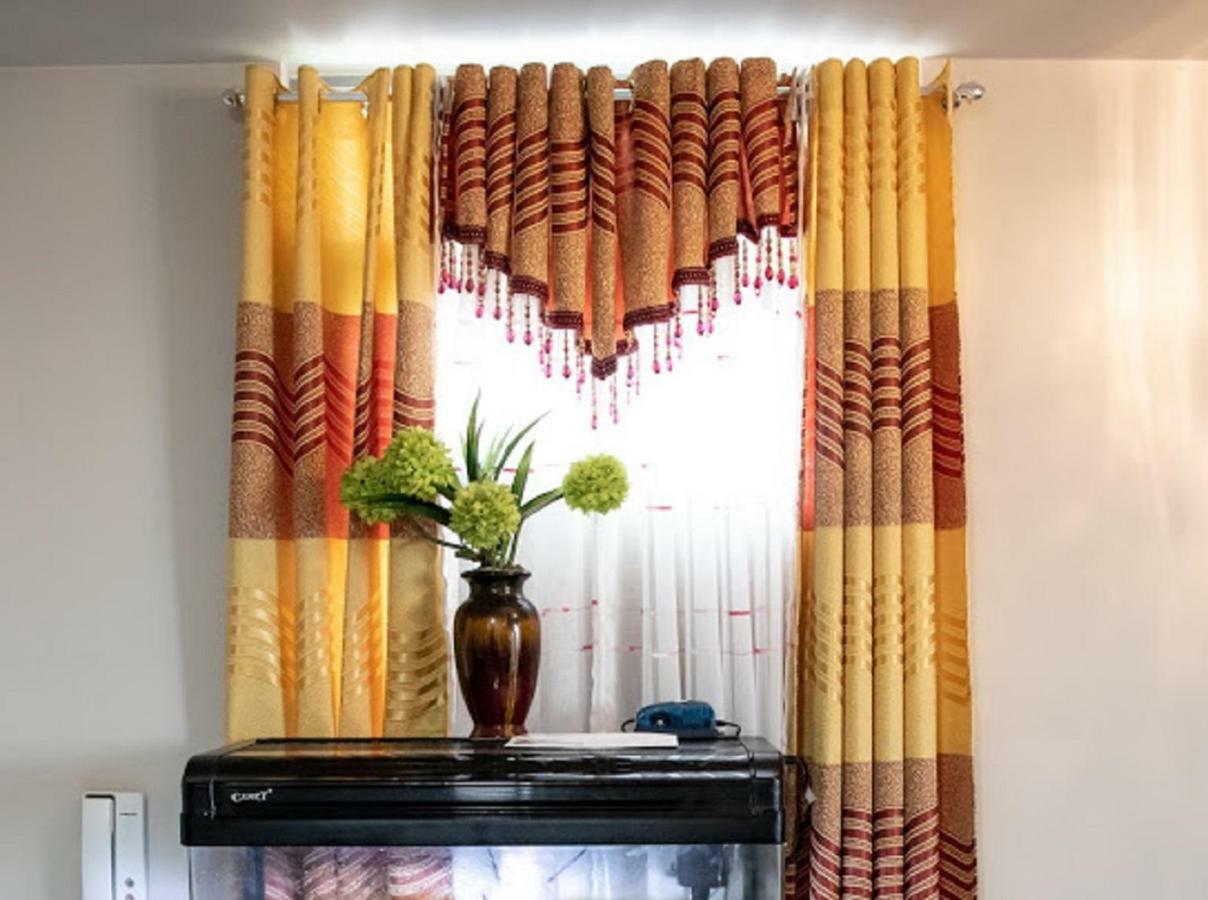 Cubao Manhattan Heights Unit 5A Tower C Ciudad Quezon Exterior foto