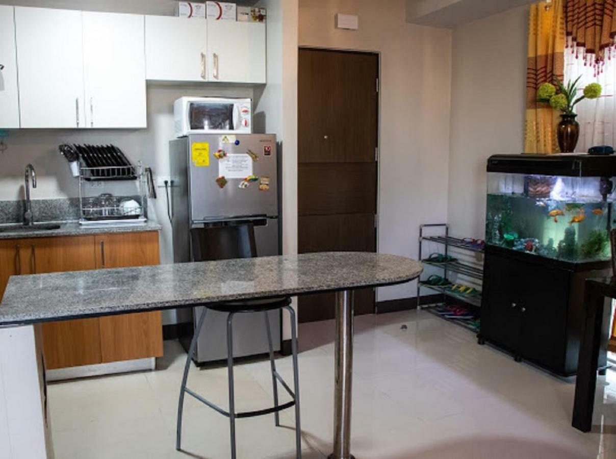 Cubao Manhattan Heights Unit 5A Tower C Ciudad Quezon Exterior foto