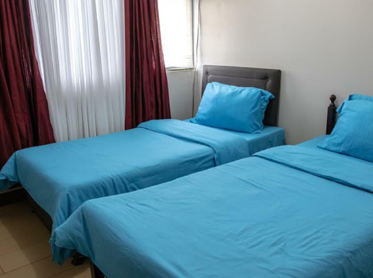 Cubao Manhattan Heights Unit 5A Tower C Ciudad Quezon Exterior foto