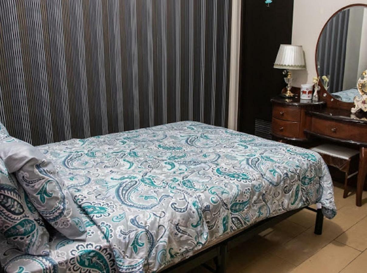 Cubao Manhattan Heights Unit 5A Tower C Ciudad Quezon Exterior foto