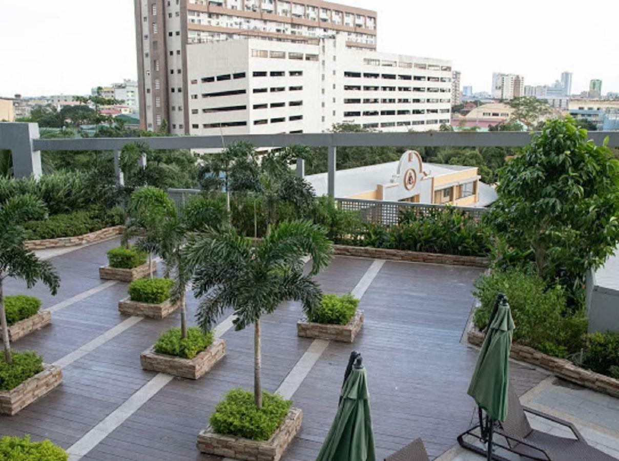 Cubao Manhattan Heights Unit 5A Tower C Ciudad Quezon Exterior foto