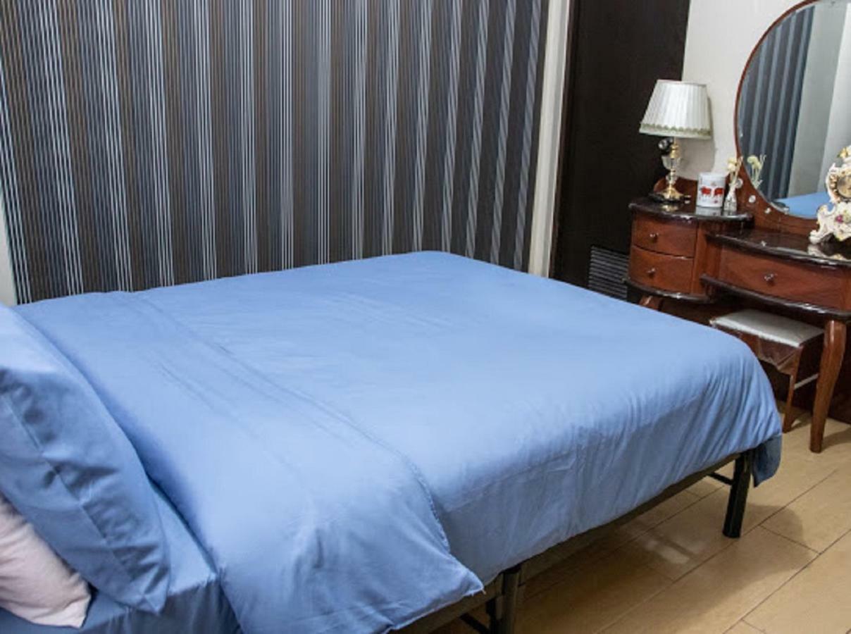 Cubao Manhattan Heights Unit 5A Tower C Ciudad Quezon Exterior foto