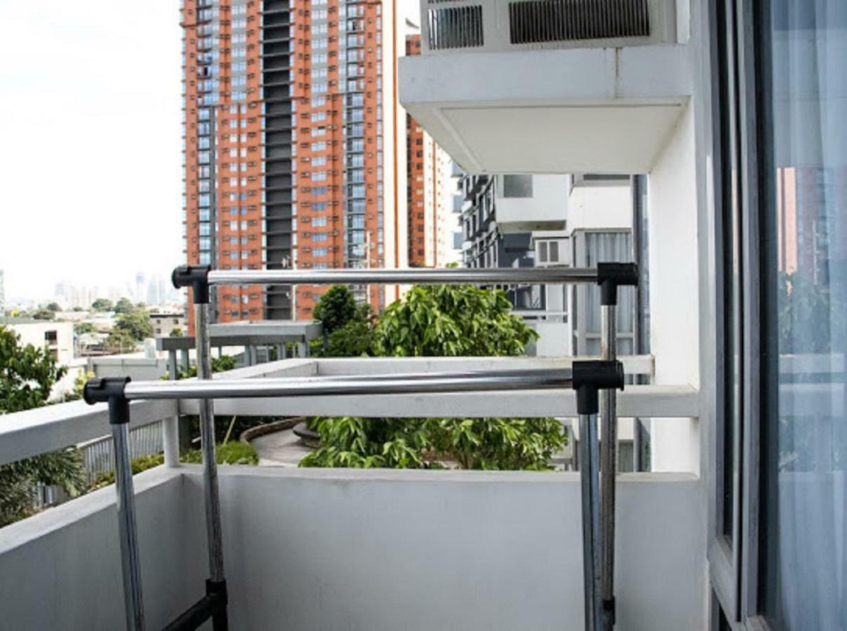 Cubao Manhattan Heights Unit 5A Tower C Ciudad Quezon Exterior foto
